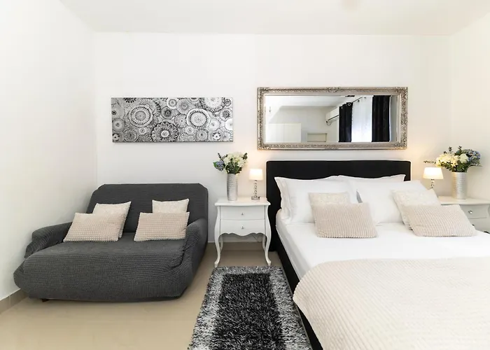 Central Square Guest House