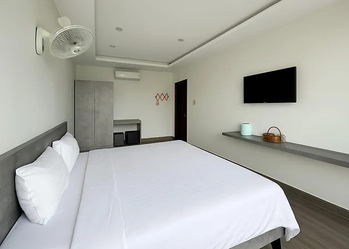 Y Linh Hotel