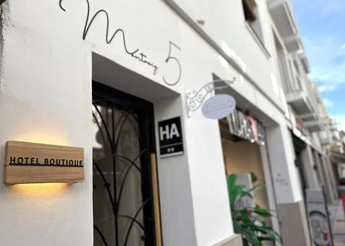 Montroig 5 Hotel Boutique