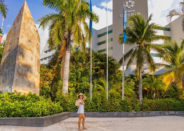 Grand Oasis Palm
