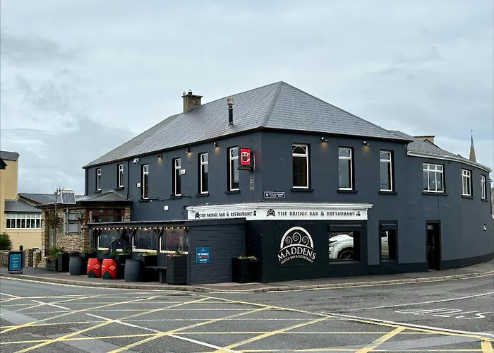Maddens Bridge Bar & Guesthouse Bundoran