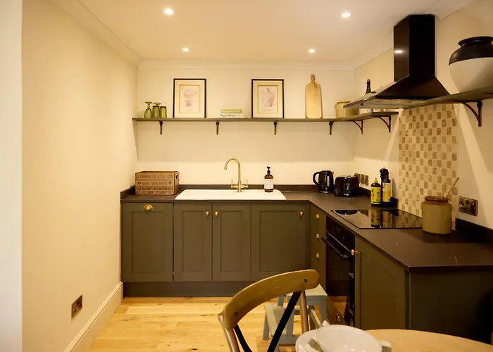 Great Ashley Farm Bed And Breakfast & Shepherds Huts