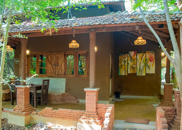 Habarana Tree House Ambasewana Resort