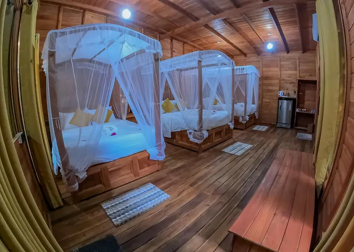 Habarana Tree House Ambasewana Resort
