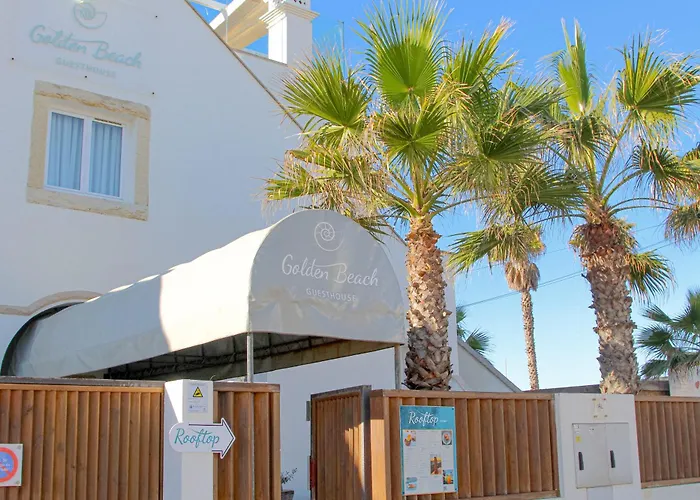 Golden Beach Guest House & Rooftop Bar Faro