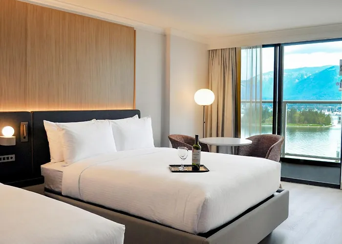 Pinnacle Hotel Harbourfront