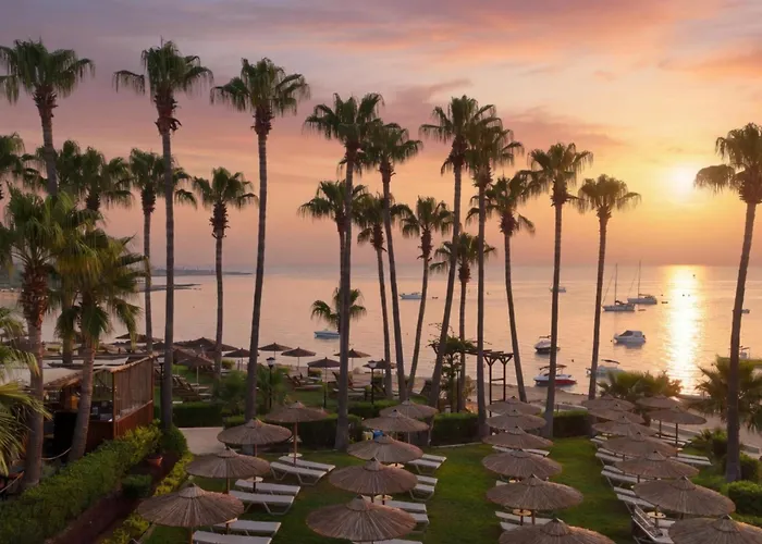 Cavo Maris Beach Hotel & Suites Protaras