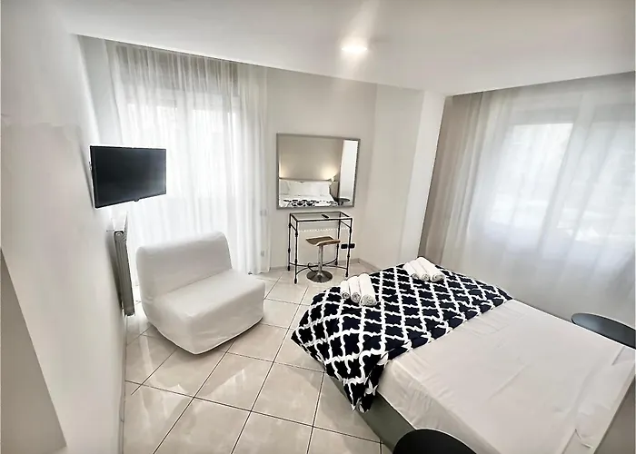 Hotel Tuanis Napoli
