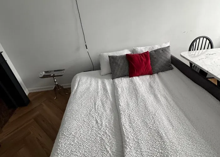 Miro Rooms Skolas - Quiet Chic, Free Parking, Self Check-In Riga