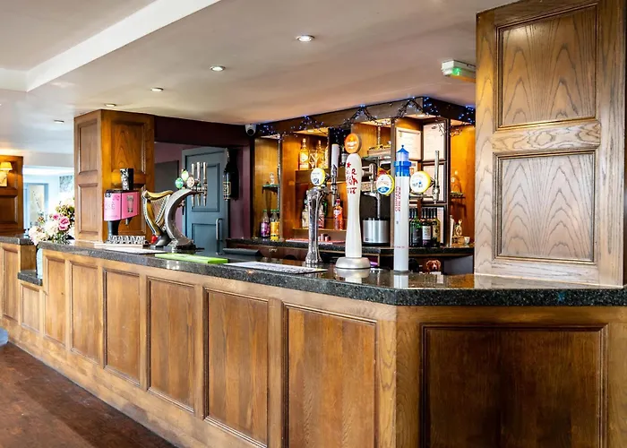 Honest Lawyer Hotel
