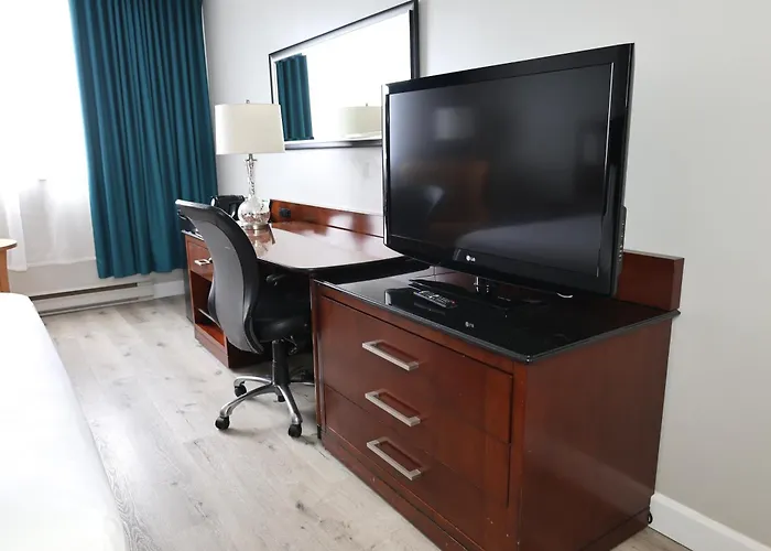 Travelodge By Wyndham Quebec City Hotel & Convention Centre