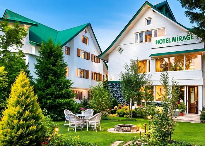 Hotel Mirage Srīnagar