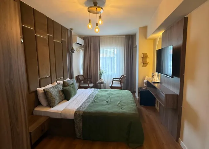 Ali Khan Hotel