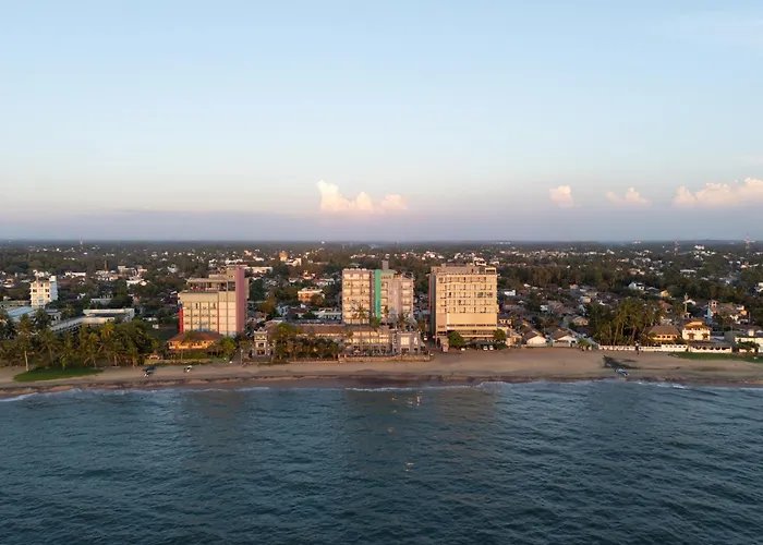 Earl'S Regent Negombo "Golden Shore At Your Door - Find Your Dream Stay"
