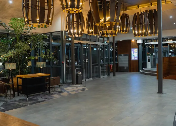 A&O London Docklands Riverside