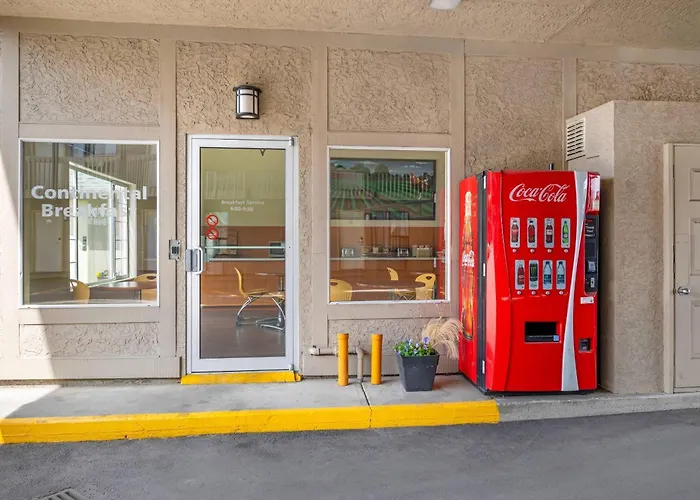 Econo Lodge Inn&Suites Kelowna