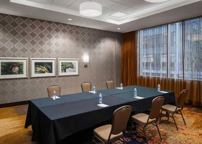 Hilton Garden Inn Seattle Downtown
