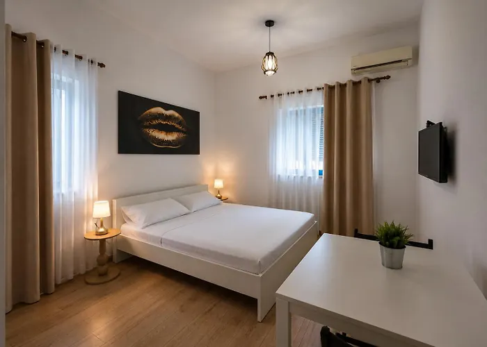 Hercules House Sarandë