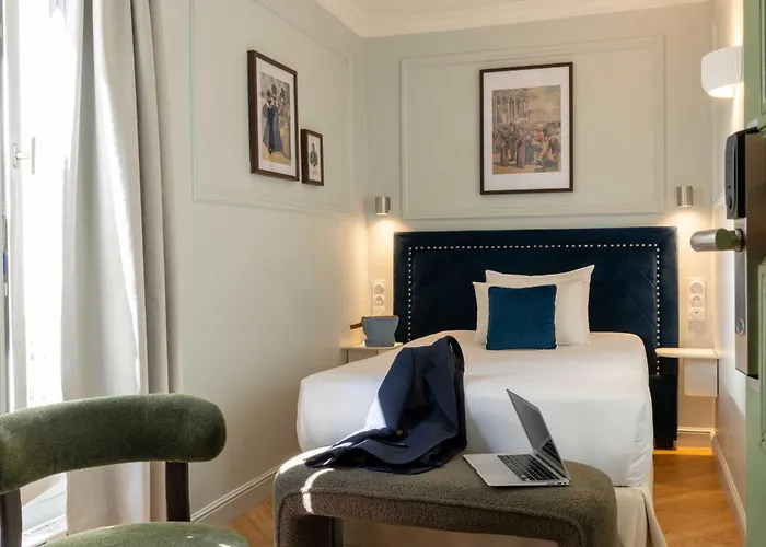 Hotel Le Clery Paris