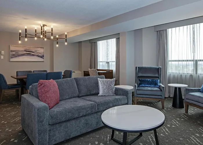 Hotel Doubletree By Hilton West Edmonton