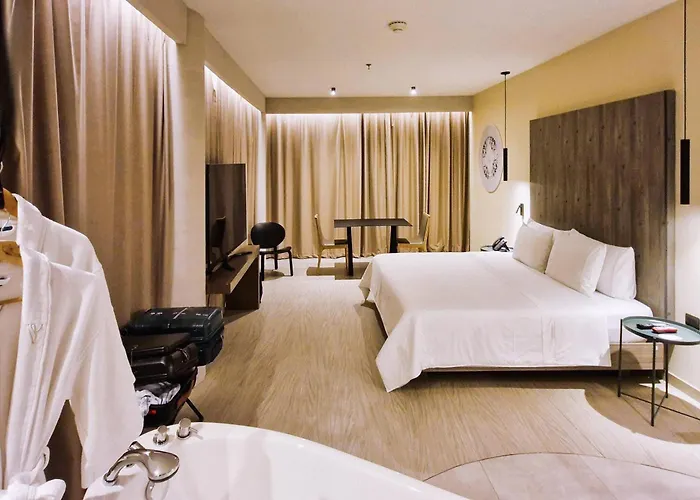 V Grand Hotel, A Member Of Radisson Individuals