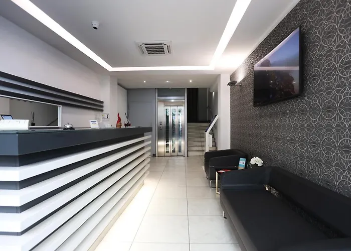 Golden Hotel Naples
