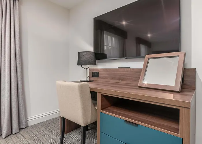 Mercure Salisbury White Hart Hotel & Apartments