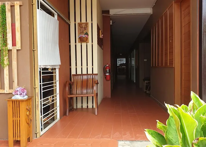 Little Guest House Hotel