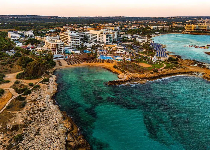Adams Beach Hotel & Spa (Adults Only)