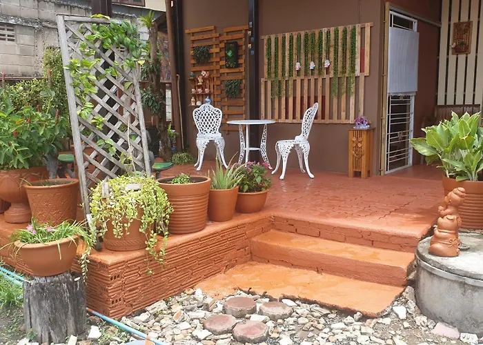 Little Guest House Hotel