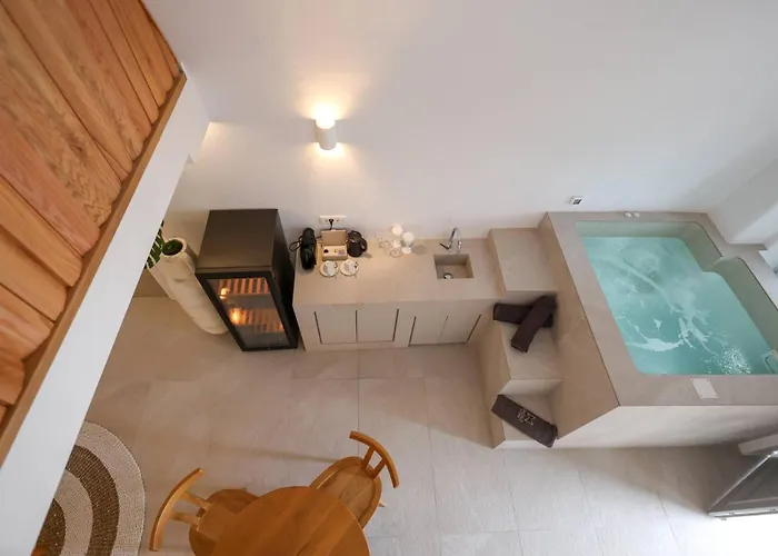 Dagaz Suites