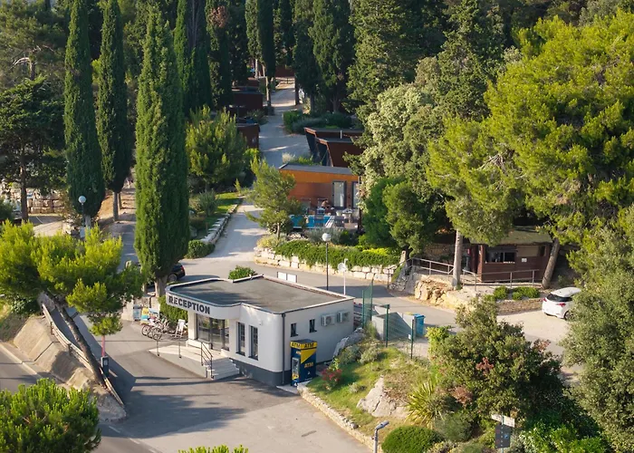 Porton Nature Hideouts