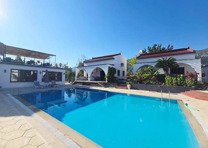 Five Fingers Holiday Bungalows Kazaphani