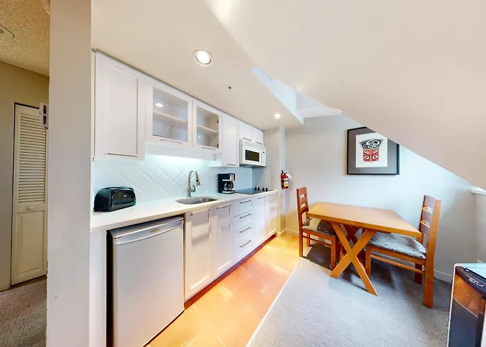 Whistler Peak Lodge