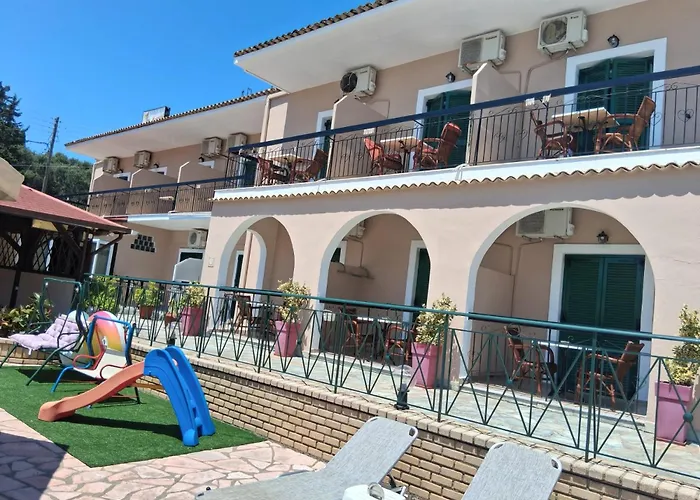 Mermaid Pool Studios And Bar