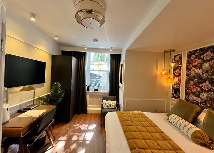Ferndale Mews