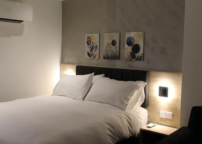 Oyo Townhouse 30 Sussex Hotel, London Paddington
