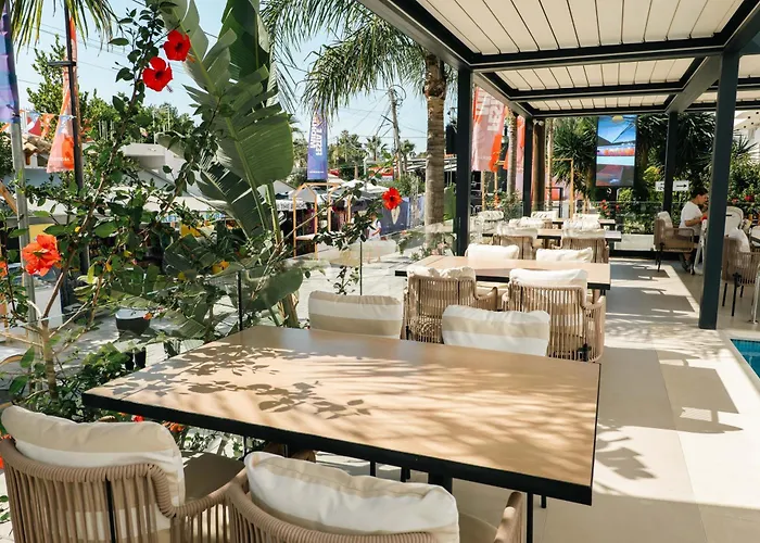 Colosseum Hotel Ksamil