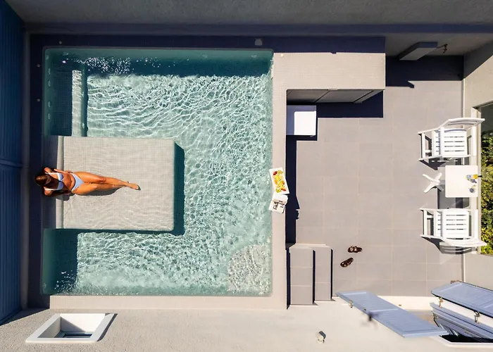 Acroterra Rosa Luxury Suites&Spa Akrotírion