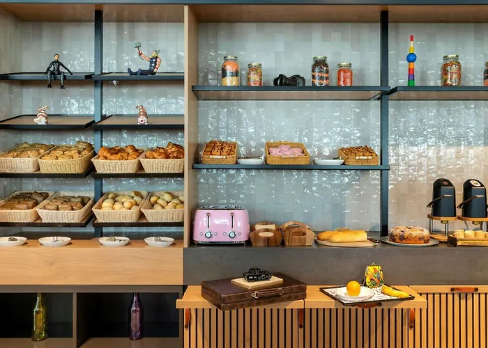 Moxy Berlin Ostbahnhof Hotel