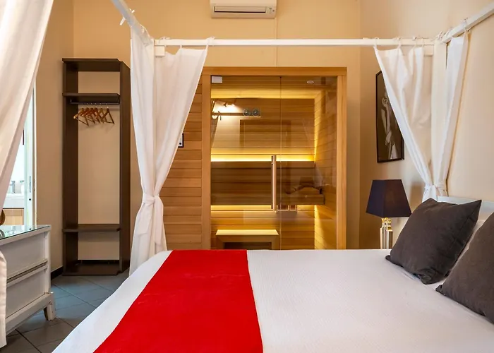Snob Luxury Suite