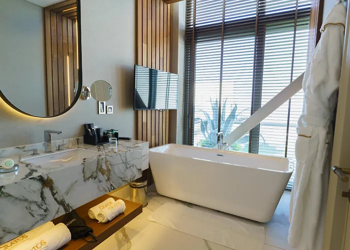 Cratos Premium Hotel Casino & Spa Kazaphani