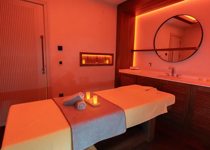 Cratos Premium Hotel Casino & Spa Kazaphani