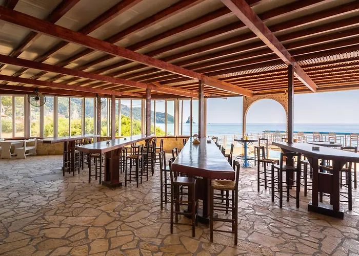 Pink Palace Beach Resort Agios Gordios 
