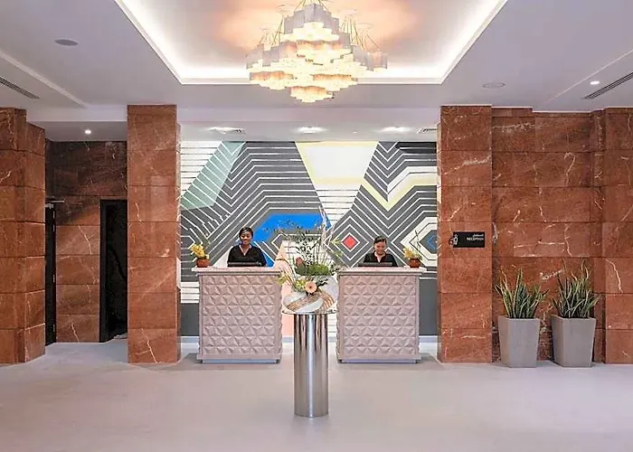 Leva Hotel And Suites Opposite Downtown