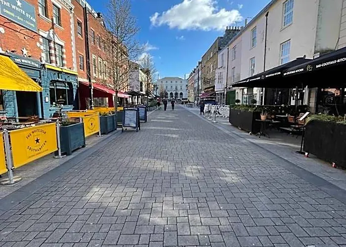 Oxford Street Stays Southampton
