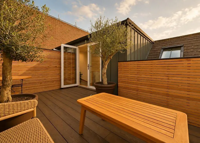 Leworth Apartments, Windsor