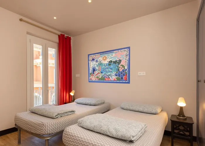 Villa Saint Exupery Beach Hostel