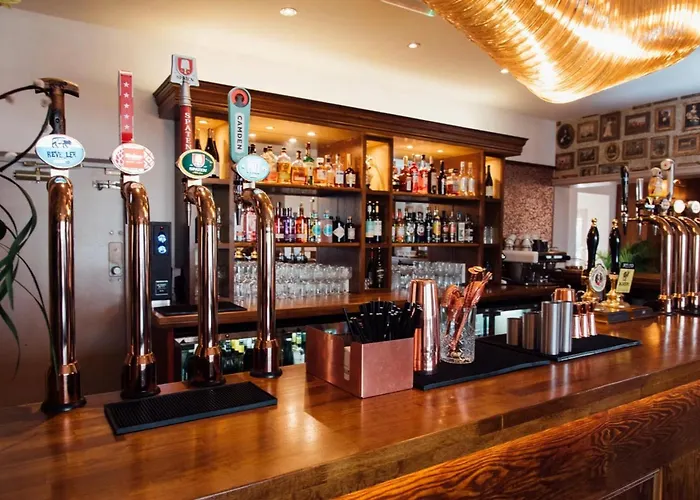 Arthur'S Bar & Accommodation