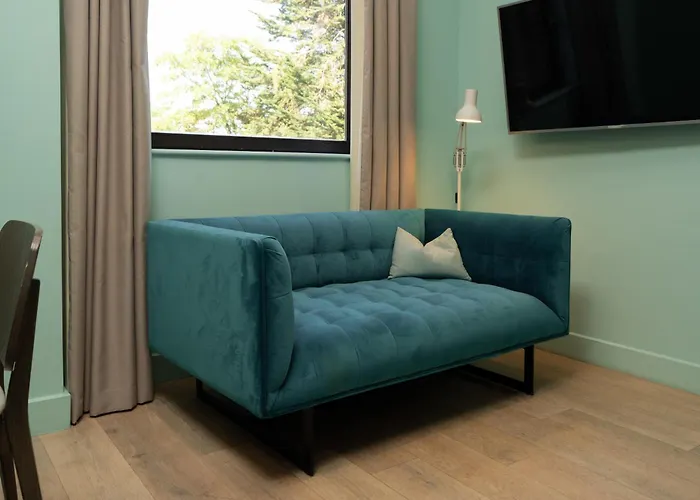 Room2 Southampton Hometel